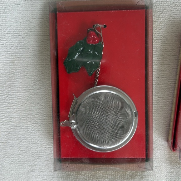 2 Spice Mulling or Loose Tea Steeping Balls Christmas Snowman and Holly - Picture 2 of 5